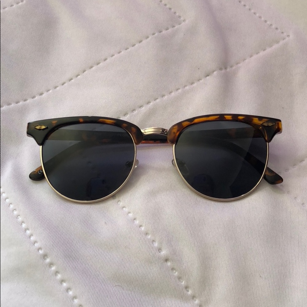 Urban Outfitters Sunglasses